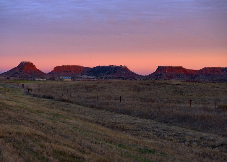 Western US field and mountains