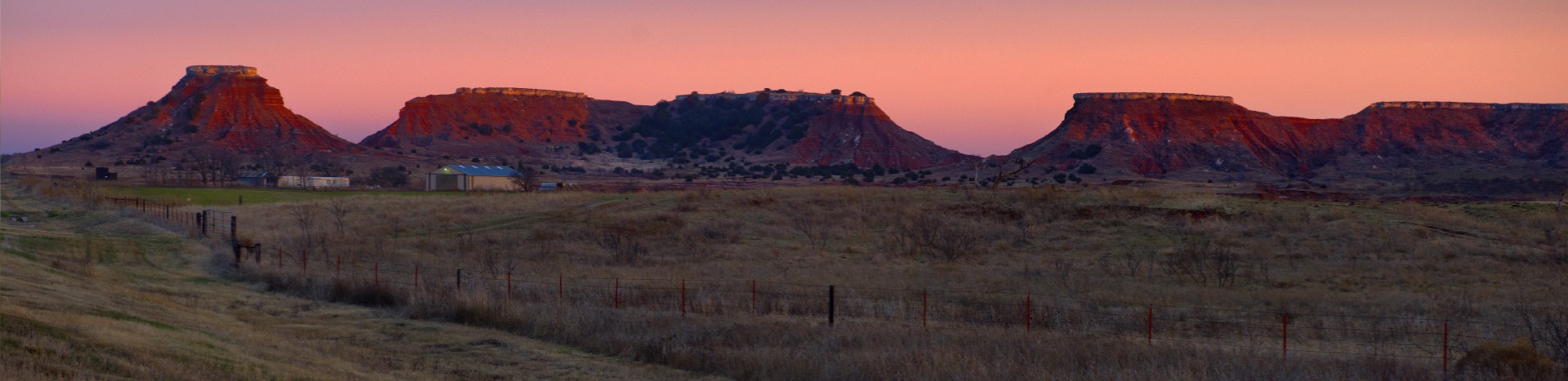 Western US field and mountains